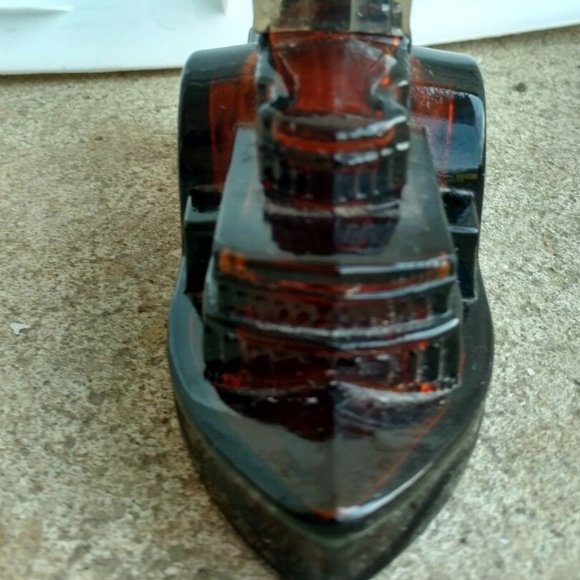 Vintage Avon "NATCHEZ Decanter Steamboat Glass - Picture 11 of 12